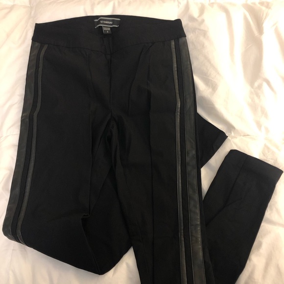 Le Chateau Black Leggings Size 2 - Picture 2 of 5